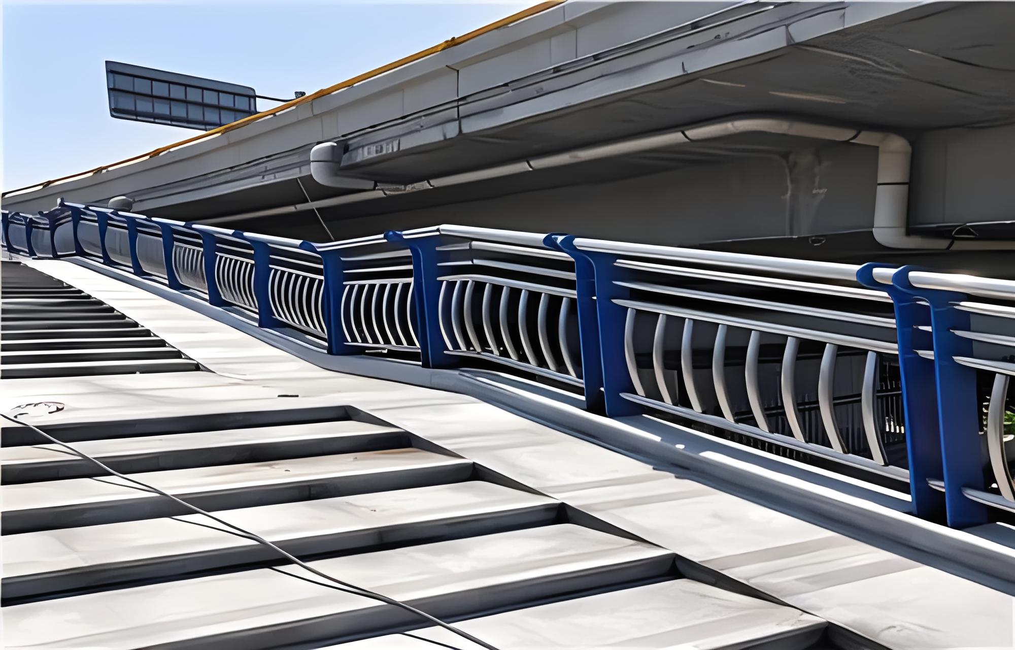 琼中不锈钢桥梁护栏维护方案：确保安全，延长使用寿命
